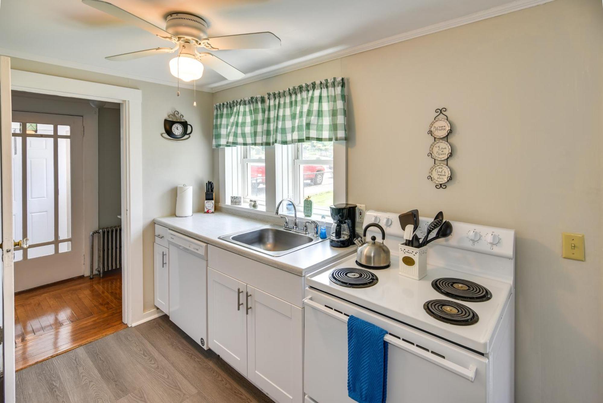 Newport House Less Than 3 Mi To Beaches And Bowens Wharf! Exteriör bild